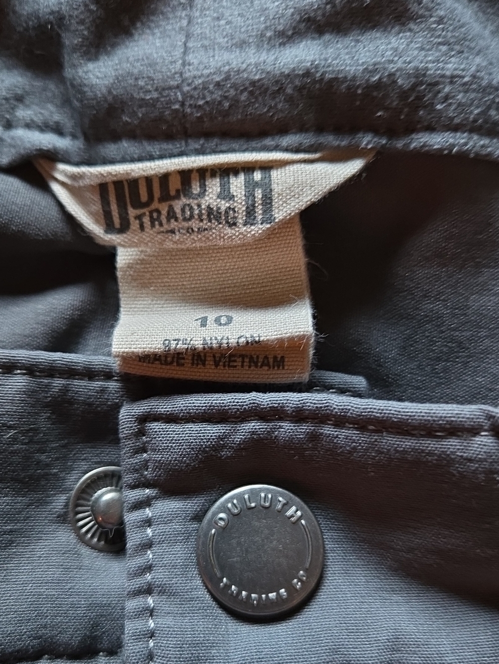 Duluth Trading co Dry On The Fly Gray Shorts Sz10 - Picture 2 of 2